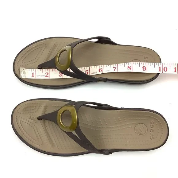 Crocs Sanrah Brown Gold Circle Accent Flip Flop Thong Sandals Women 9 Low Wedge - Picture 8 of 14